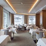 Premium Activehotel Bergkoenig Отель Нойштифт-им-Штубайталь