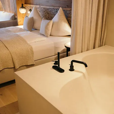Отель Premium Activehotel Bergkoenig 4*