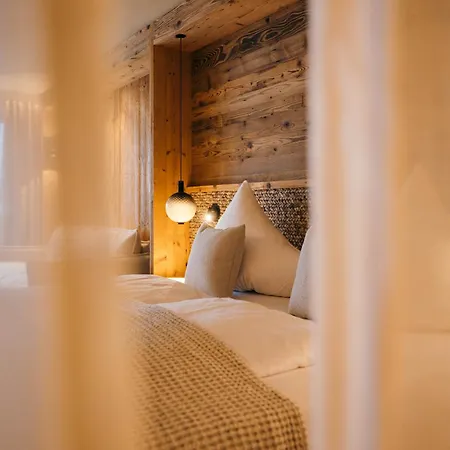 Отель Premium Activehotel Bergkoenig Нойштифт-им-Штубайталь