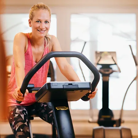 Отель Premium Activehotel Bergkoenig Нойштифт-им-Штубайталь