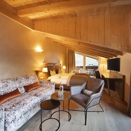 Premium Activehotel Bergkoenig Отель Нойштифт-им-Штубайталь