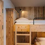 بريميوم أكتيفهوتيل بيرغكونيغ 4*