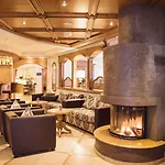 بريميوم أكتيفهوتيل بيرغكونيغ نيوستيف ام ستوبيتا