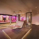 بريميوم أكتيفهوتيل بيرغكونيغ 4*