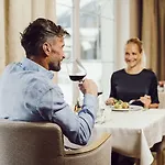 بريميوم أكتيفهوتيل بيرغكونيغ 4*