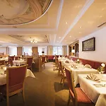 بريميوم أكتيفهوتيل بيرغكونيغ فندق نيوستيف ام ستوبيتا