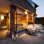 بريميوم أكتيفهوتيل بيرغكونيغ