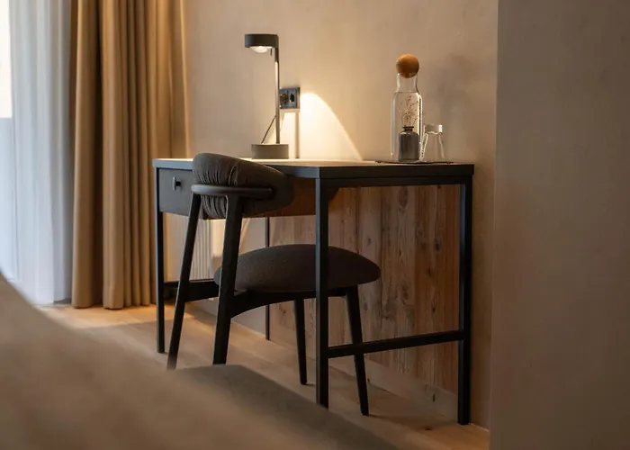 بريميوم أكتيفهوتيل بيرغكونيغ