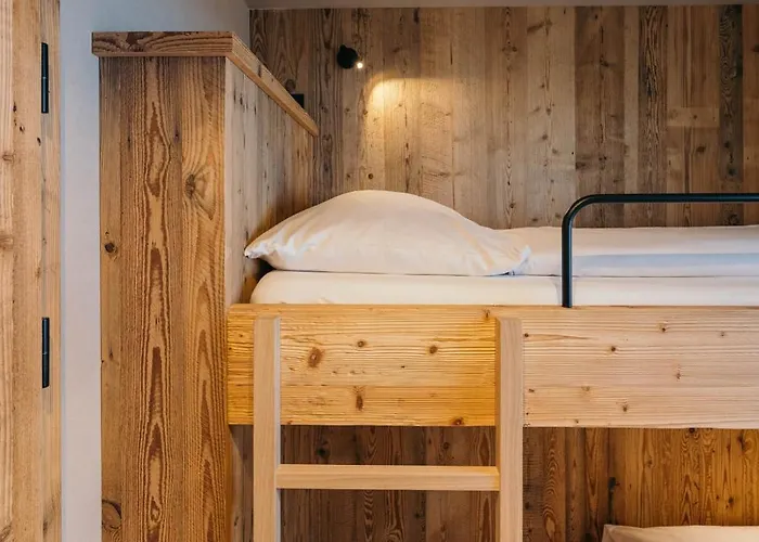 بريميوم أكتيفهوتيل بيرغكونيغ 4*