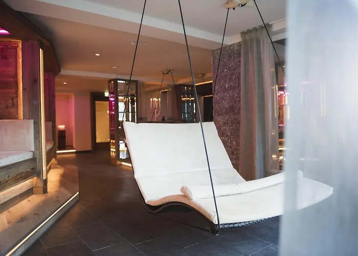 بريميوم أكتيفهوتيل بيرغكونيغ نيوستيف ام ستوبيتا