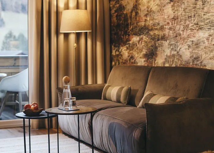 بريميوم أكتيفهوتيل بيرغكونيغ نيوستيف ام ستوبيتا